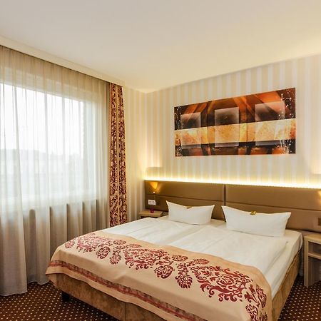 Hotel Alte Post Lehrte Exteriör bild