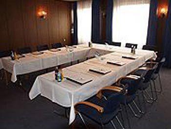 Hotel Alte Post Lehrte Exteriör bild
