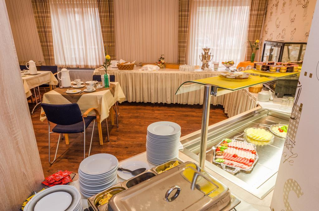 Hotel Alte Post Lehrte Exteriör bild
