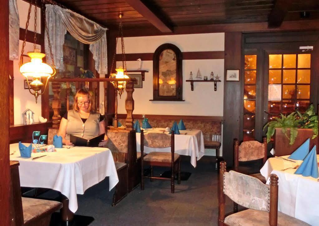 Hotel Alte Post Lehrte Exteriör bild